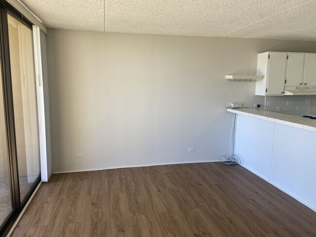 Foto del edificio - 1 bedroom in Chateau Waikiki