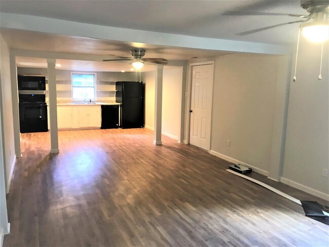 Foto del edificio - 126 Mizzell Rd