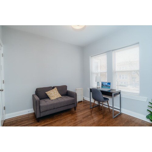 Building Photo - 1509 N Avers Ave