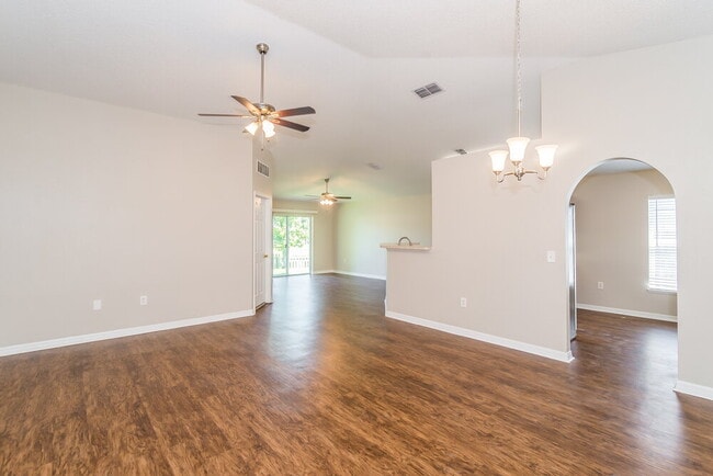 Building Photo - 9341 Thunderbolt Dr