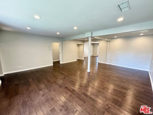 Building Photo - 5379 Yolanda Ave