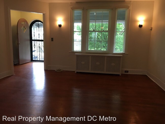 Building Photo - 443 Decatur St NW