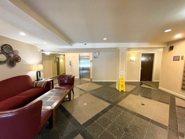 Foto del edificio - 675 Grove Terrace