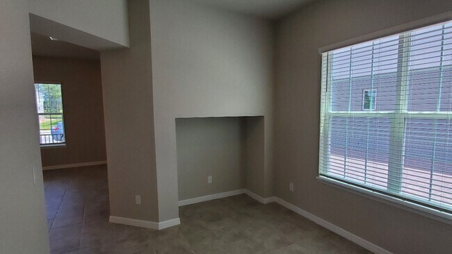 Foto del edificio - Lovely 4 bedroom townhome in Venetian Bay