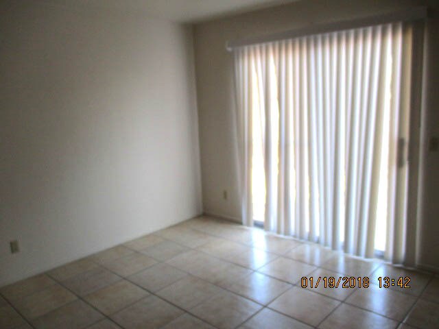 Building Photo - 382 Manzanita St