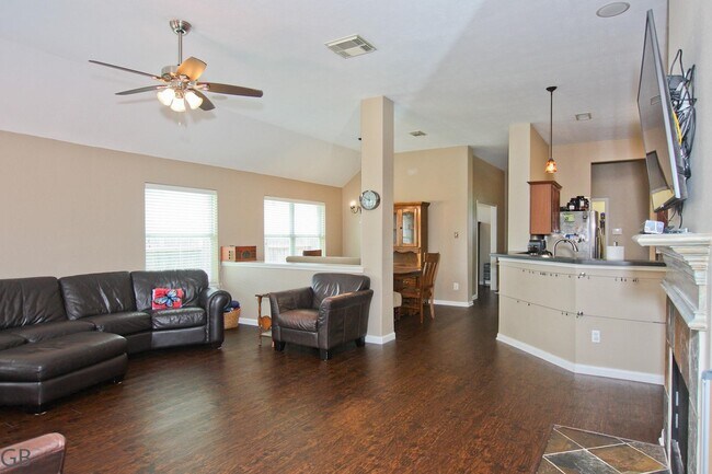 Foto del edificio - 511 Plantain Ln