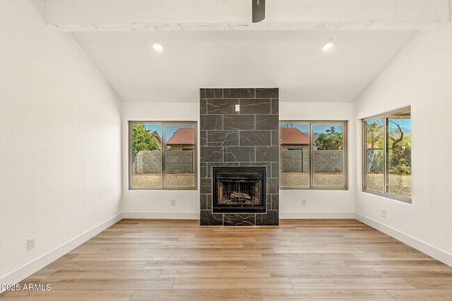 Building Photo - 11128 E Sahuaro Dr