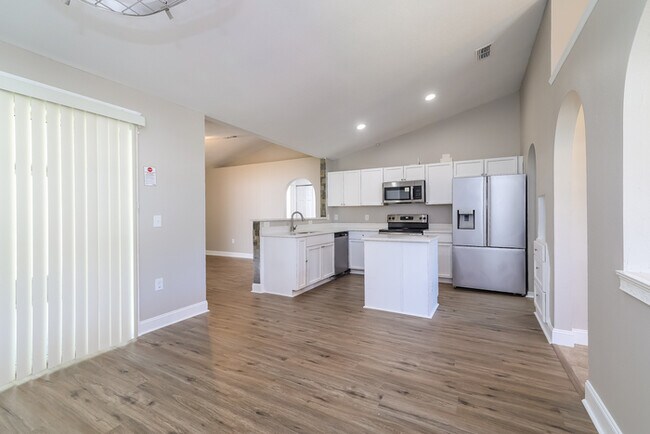 Building Photo - 814 Mountbatten Ln
