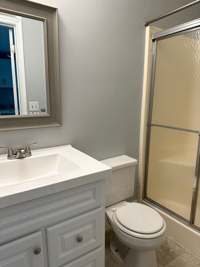Foto del edificio - Great Townhome near Oceana!