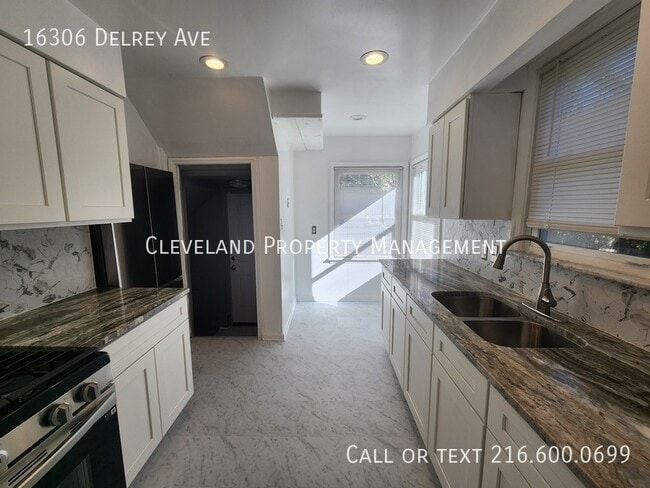 Building Photo - 16306 Delrey Ave