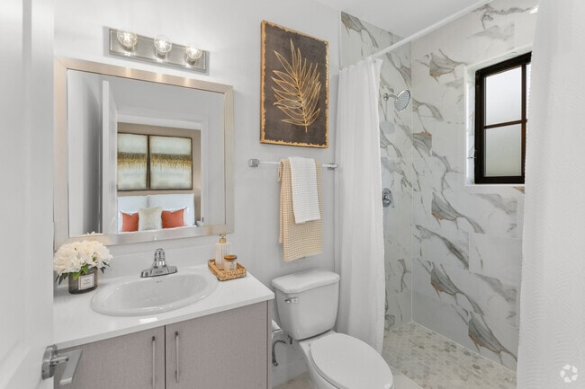 2BR, 2BA - 890SF - Primary Bathroom - Flamingo Village