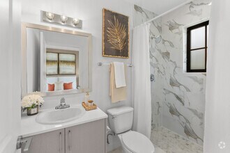 2BR, 2BA - 890SF - Primary Bathroom - Flamingo Village