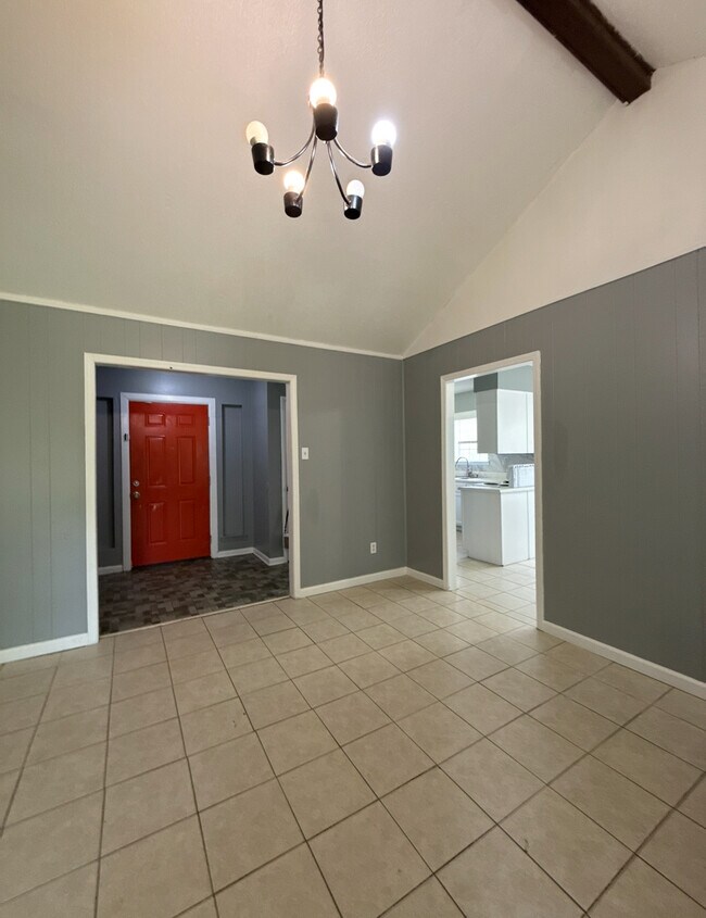 Foto del edificio - 5096 Breckenwood Dr