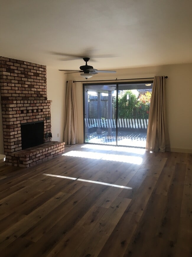 Foto del edificio - Beautiful 3 Bedroom 2 Bath in Great Neighb...