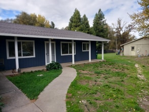 Building Photo - 10322 Daffodil Ct