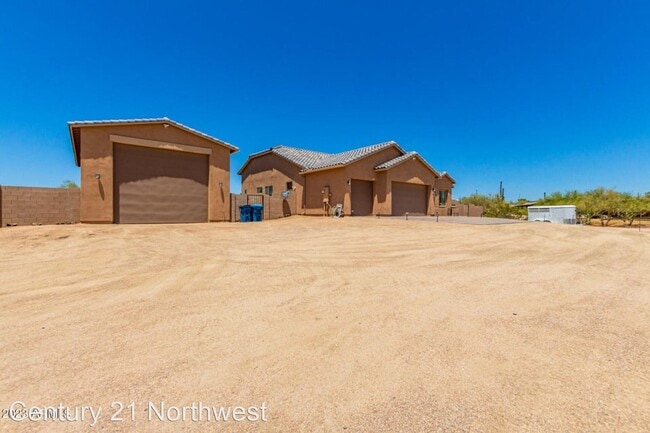 Foto del edificio - 4 br, 3 bath House - 5420 E Skinner Dr.