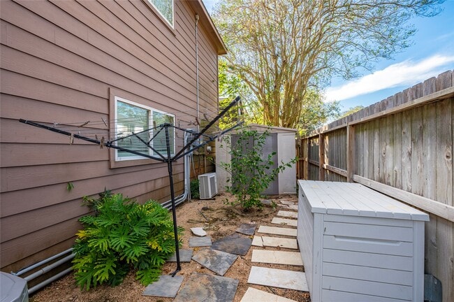 Building Photo - 603 Chedworth Dr