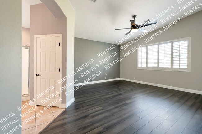 Foto del edificio - 1674 E Washington Ct