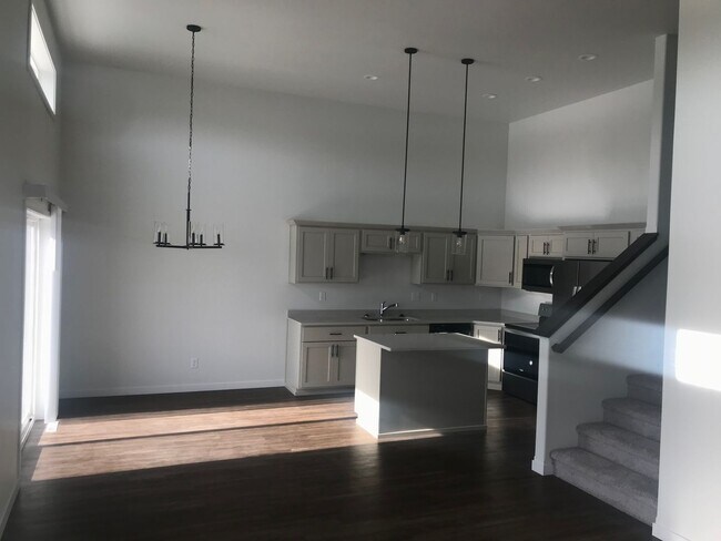 Foto del edificio - 3 Bed 3 Bath Twin Home