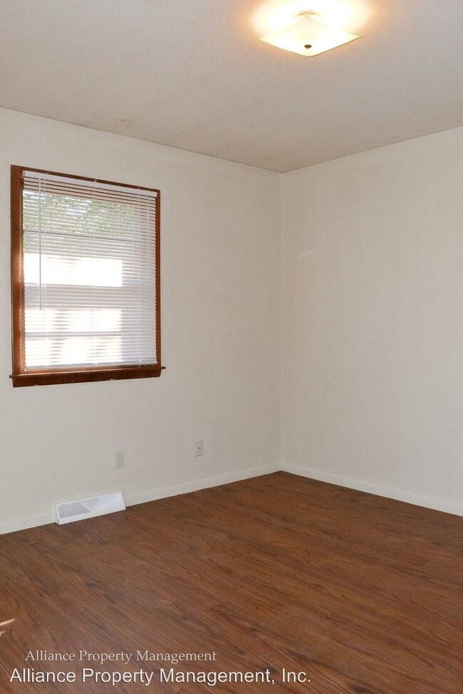 Building Photo - 1826 Fort Riley Blvd
