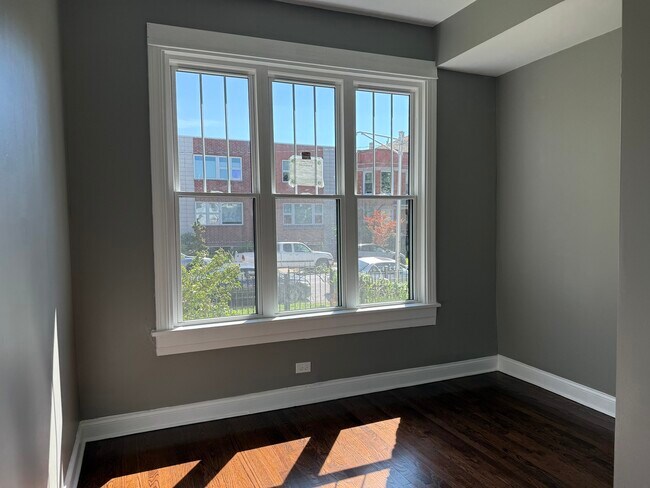Building Photo - 3312 W Le Moyne St