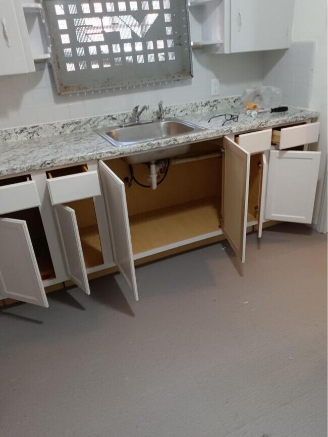 Foto del edificio - 3 bedroom 1.5 bath newly updated