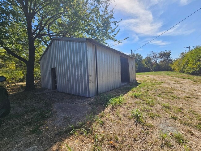 Building Photo - 1107 Esma St