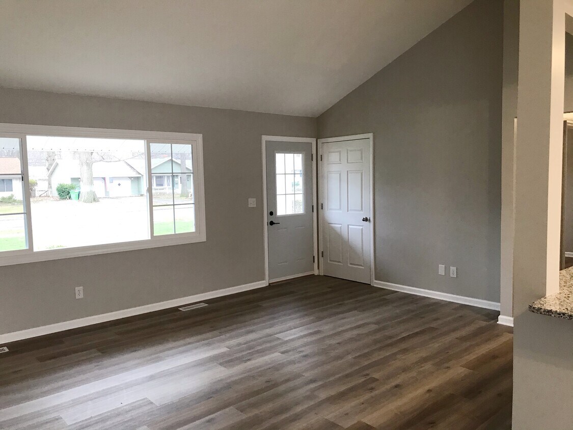 Foto principal - 224 Moorewood Ave