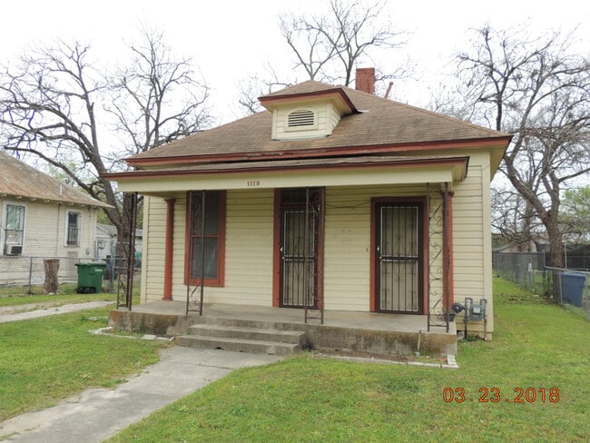Building Photo - 1118 Essex St