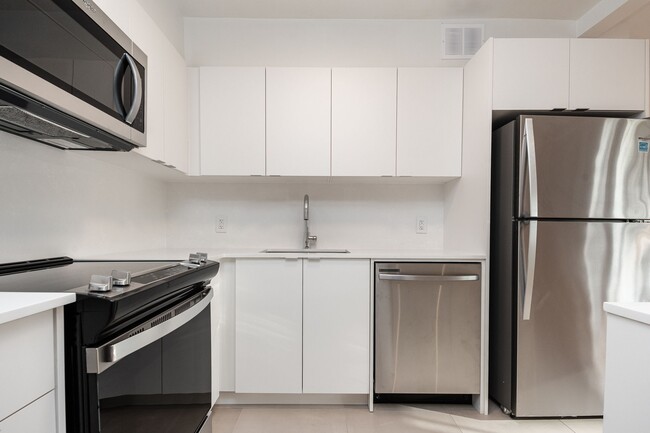 Building Photo - 265 Dixon Road