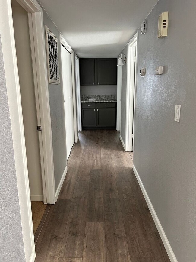 Foto del edificio - 816 Capehart Ct