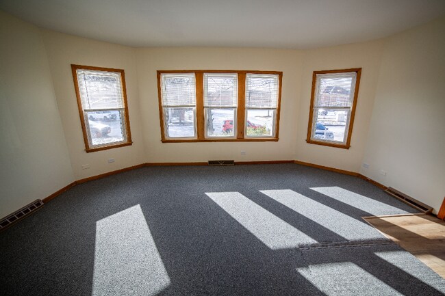 Foto del edificio - 2336 W 122nd St