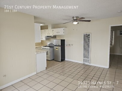Foto del edificio - 14323 Haynes St