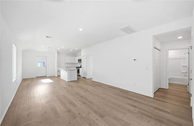 Foto del edificio - New Construction for Rent!