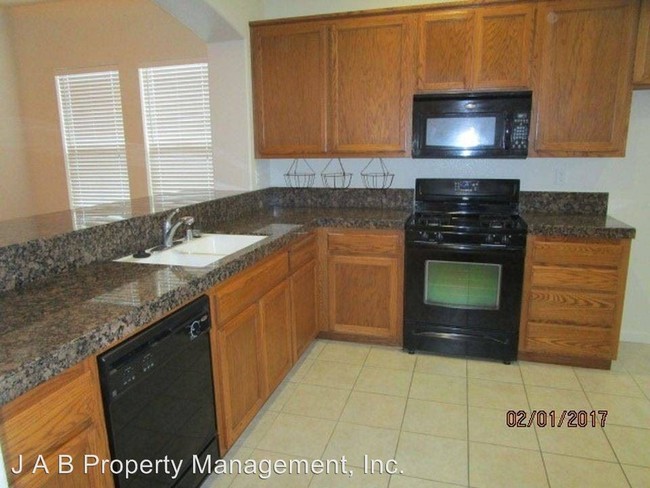 Building Photo - 3 br, 2 bath House - 1641 BECK CIR