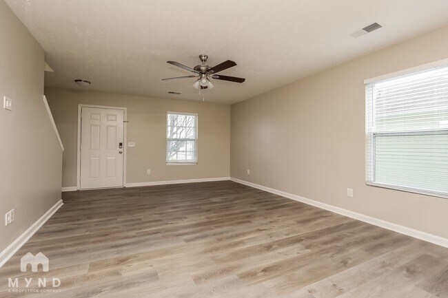 Foto del edificio - 2838 Creekbend Dr