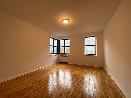 Primary Photo - 3 bedroom in BRONX NY 10471