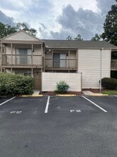 Building Photo - 2300 Twelve Oaks Dr