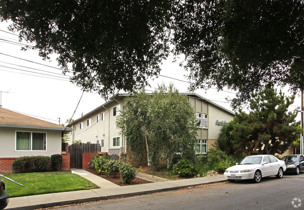 Building Photo - 1339 Park Dr