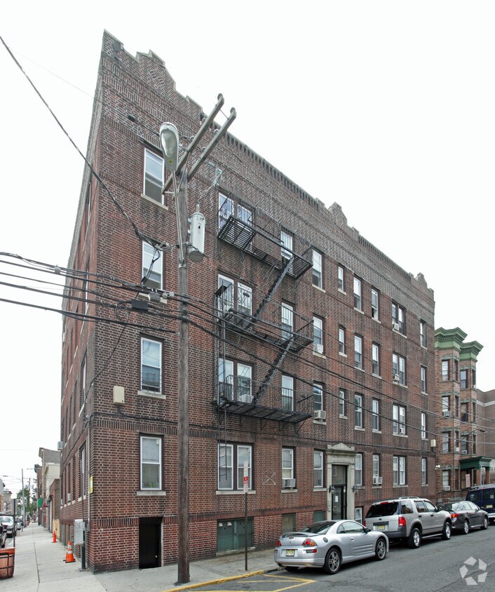 Primary Photo - 701-703 29th St
