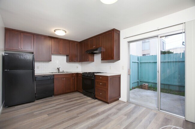 Foto del edificio - 5156 Dawes St