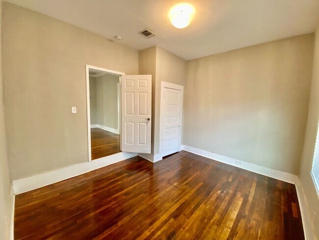 Foto del edificio - Highland Park adorable 2bd/1ba home AVAILABLE NOW!
