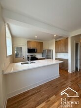 Building Photo - 3349 W Balmoral Ave