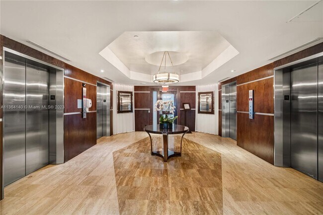 Foto del edificio - 2451 Brickell Ave