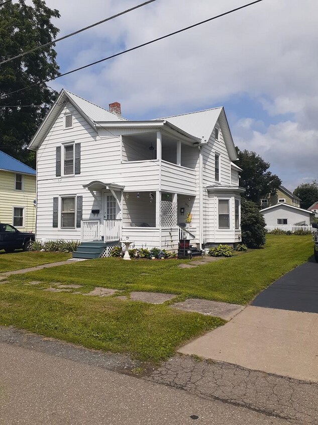 812 Holdridge St, Elmira, NY 14904 House Rental in Elmira, NY