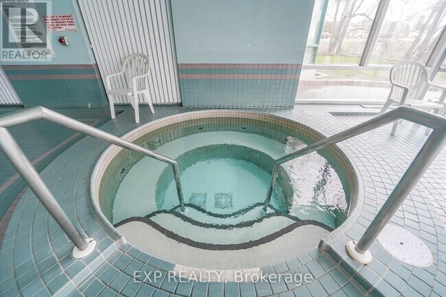 Photo du bâtiment - 4450-4450 Tucana Ct