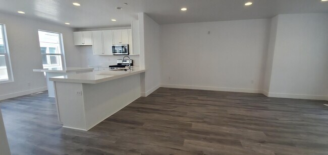 Building Photo - 3841 W Mossmorran Ln