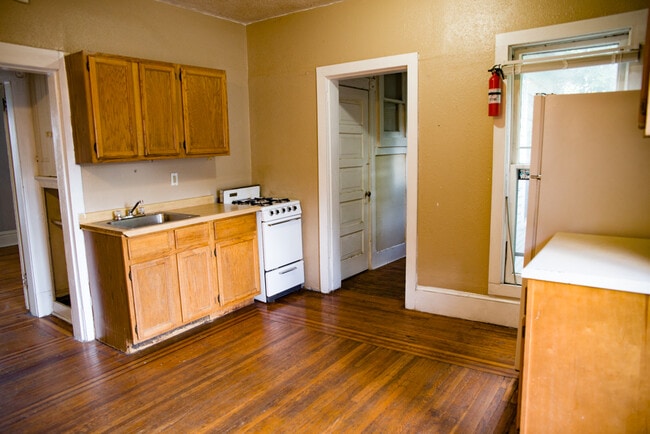 Foto del edificio - 2108 Talmage Ave SE