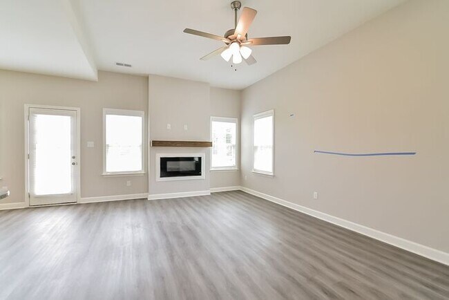 Foto del edificio - Now Leasing a 4-bedroom 2.5 bath home in W...