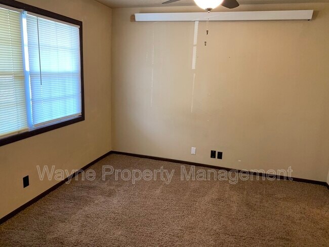 Building Photo - 1219 2nd St